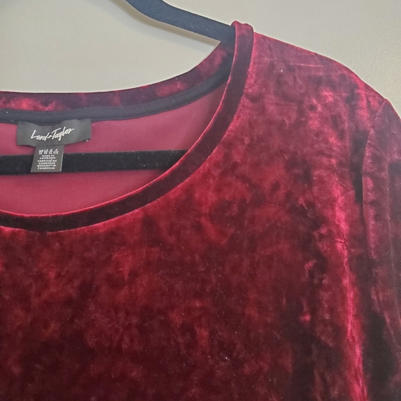 Velvet Short Sleeve Top - Picture 2 of 4